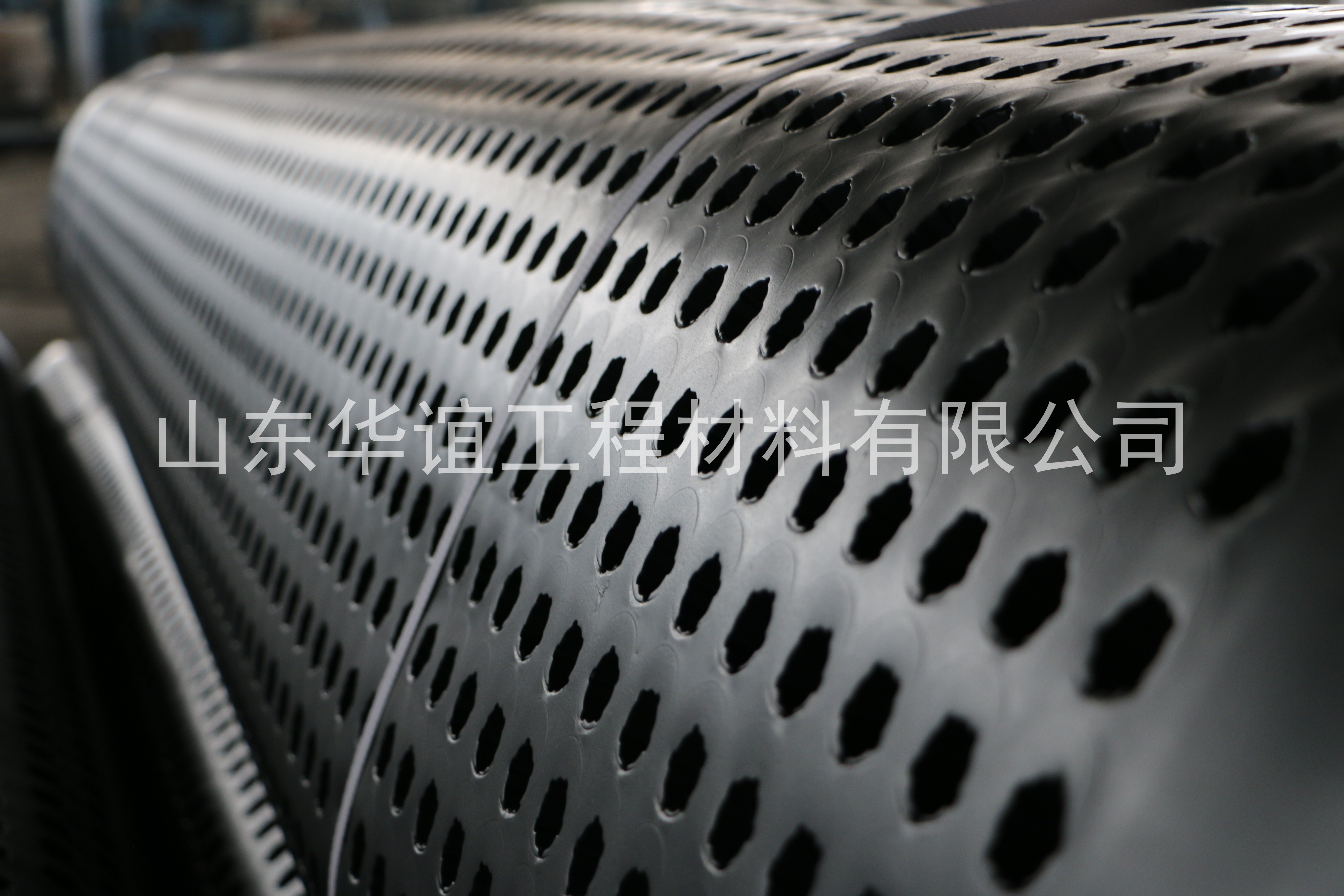 江西排水板鋪設(shè)前的準備工作及施工后的鋪設(shè)規(guī)程是什么？