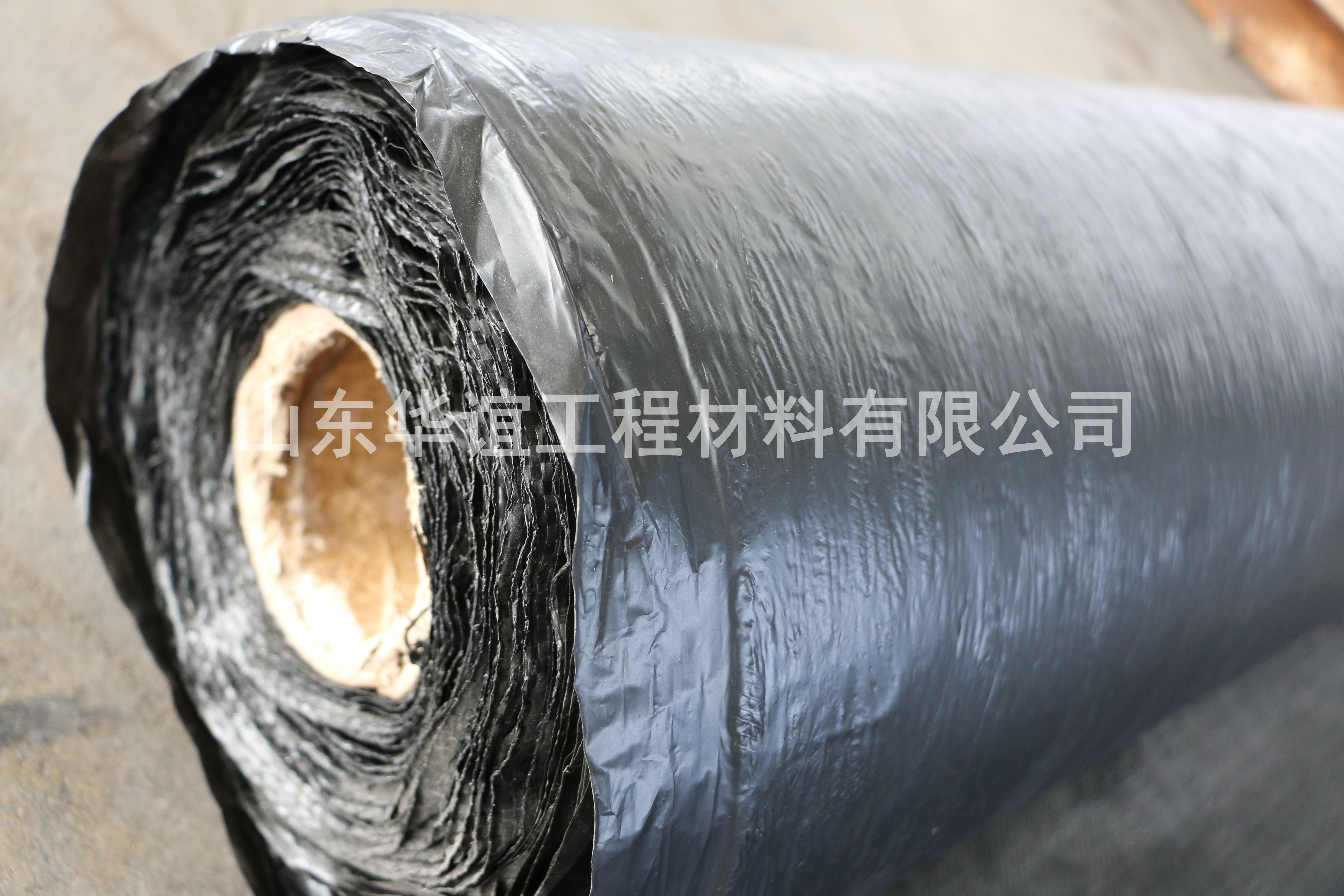 江西鋼塑土工格柵和土工膜在垃圾填埋場(chǎng)中的應(yīng)用